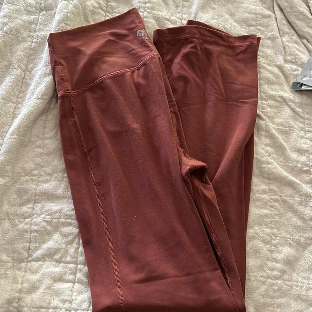 TNA action leggings